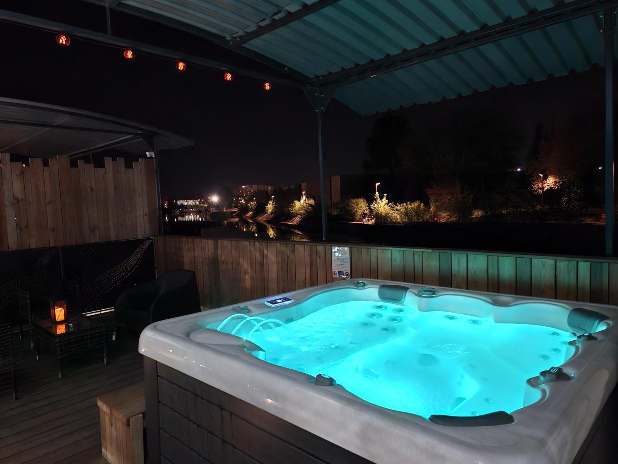 La Peniche De Fabrice Avec Jacuzzi Privatif Appartement Straatsburg Buitenkant foto